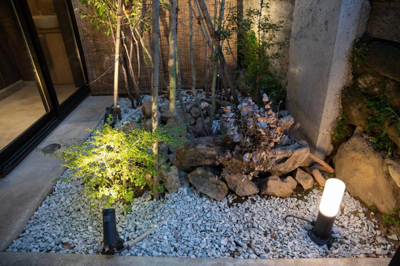 173 On The Island Enoshima Private Villa 江の島仲見世通り徒歩3分にある1日1組限定の貸切別荘 فوجيساوا المظهر الخارجي الصورة